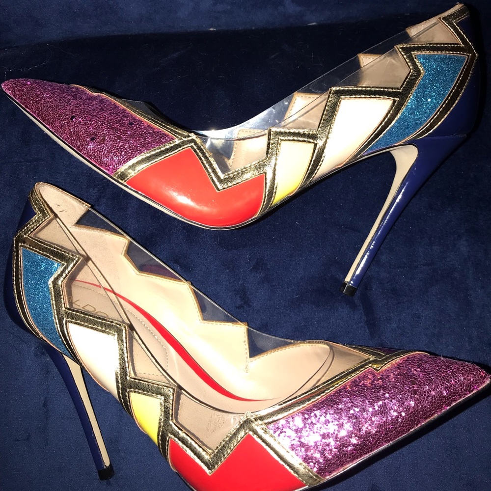 Heels - Picture 1 of 5